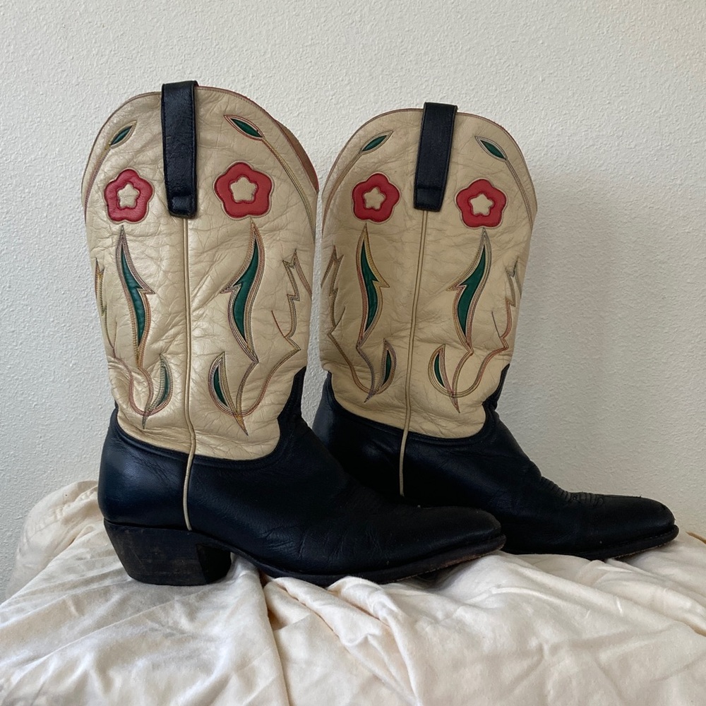 VINTAGE & handmade Old Gringo Leather Floral Print Cowboy Western boots W9